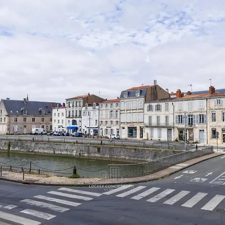 D'exception Avec Vue Sur Le Port